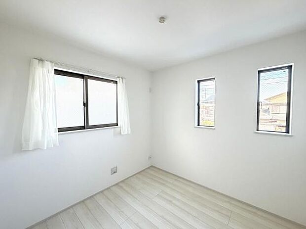 4.5帖の洋室はゲストルームとしてもお使いいただけますね。