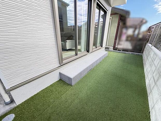 お庭スペースは、ガーデニングやお子様との外遊びなど多彩な用途でお楽しみいただけます。