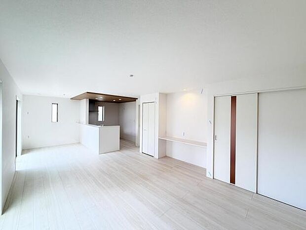 家族団らんの場所としてゆったりと居心地の良いリビングです。