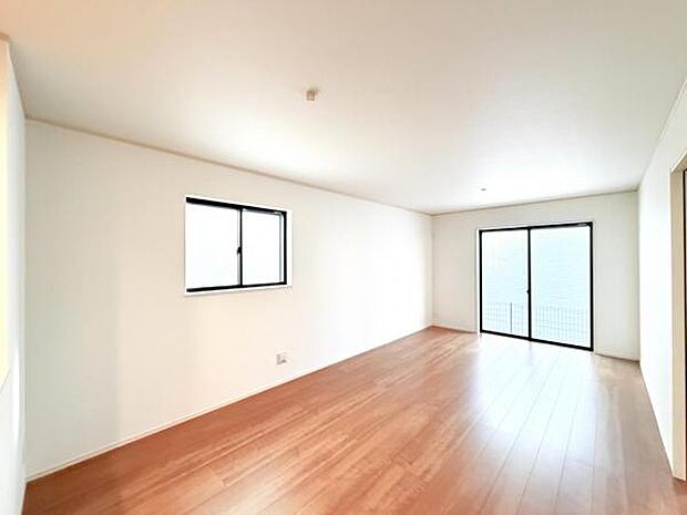 家族団らんの場所としてゆったりと居心地の良いリビングです。