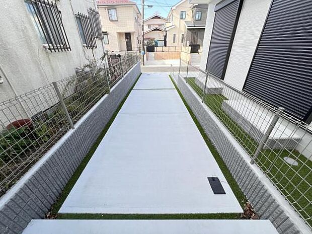 駐車場ももちろん完備しておりますのでお車所有の方にも心強いです。