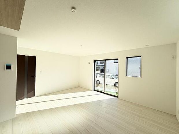 家族団らんの場所としてゆったりと居心地の良いリビングです。