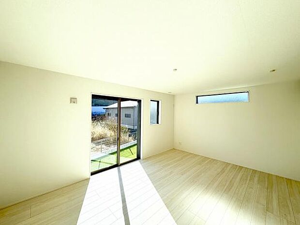 リビングダイニングになります。ご家族そろっての素敵な空間になりそうですね。