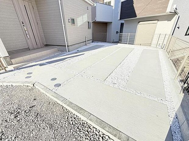 駐車場ももちろん完備しておりますのでお車所有の方にも心強いです。