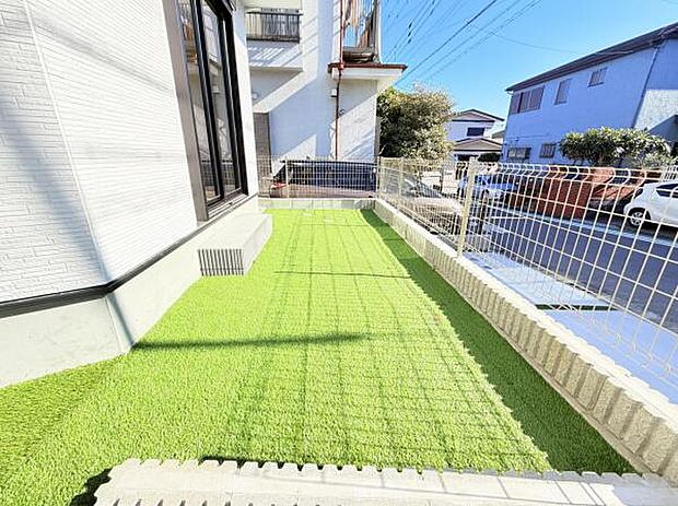 お庭スペースは、ガーデニングやお子様との外遊びなど多彩な用途でお楽しみいただけます。