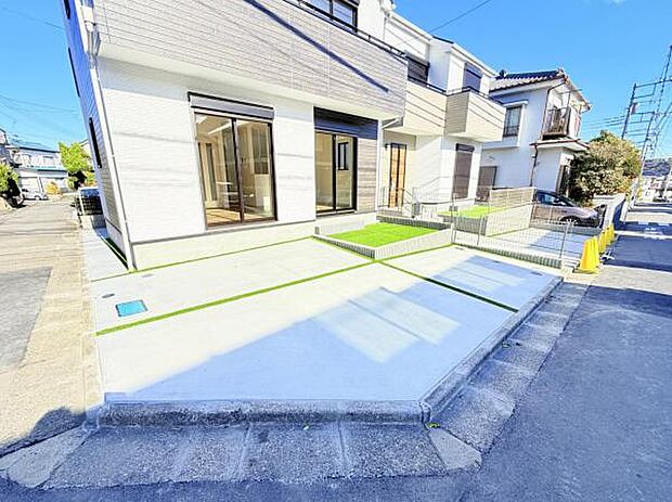 駐車場ももちろん完備しておりますのでお車所有の方にも心強いです。