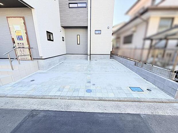 駐車場ももちろん完備しておりますのでお車所有の方にも心強いです。