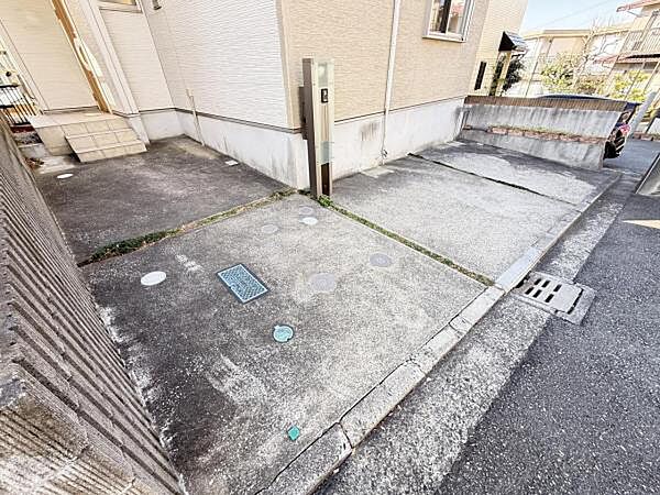 駐車場ももちろん完備しておりますのでお車所有の方にも心強いです。