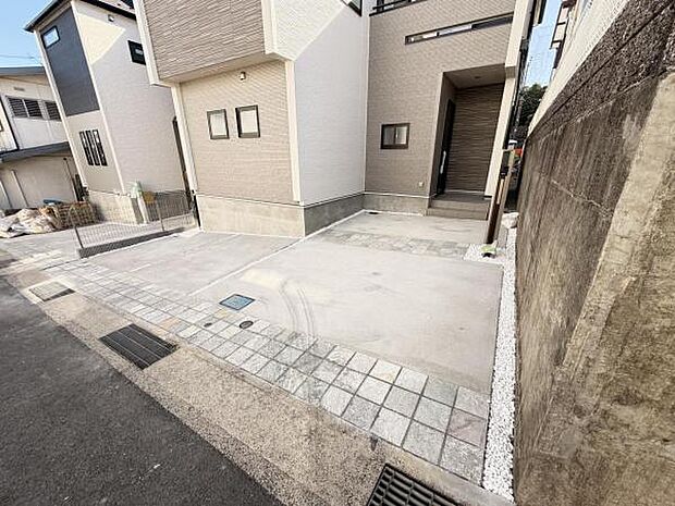 駐車場ももちろん完備しておりますのでお車所有の方にも心強いです。