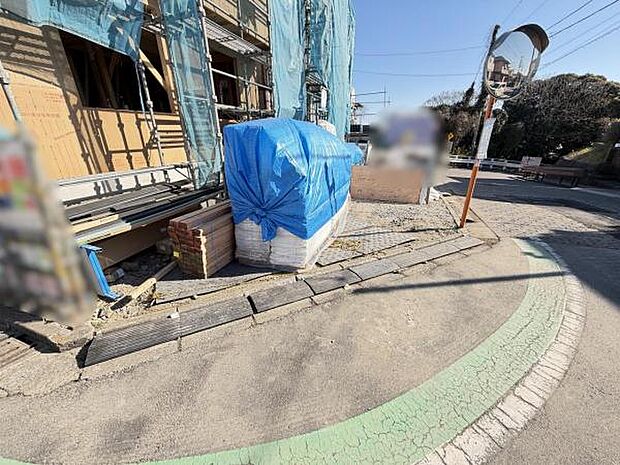 駐車場ももちろん完備しておりますのでお車所有の方にも心強いです。