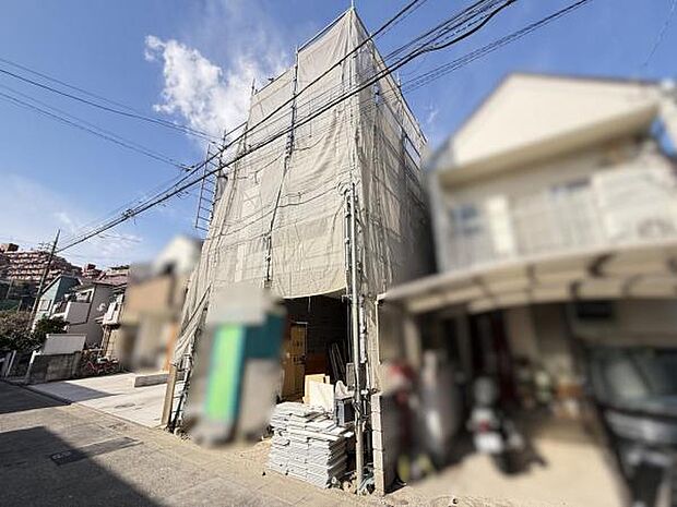 六浦3丁目、デザイナーズ住宅のご紹介です。