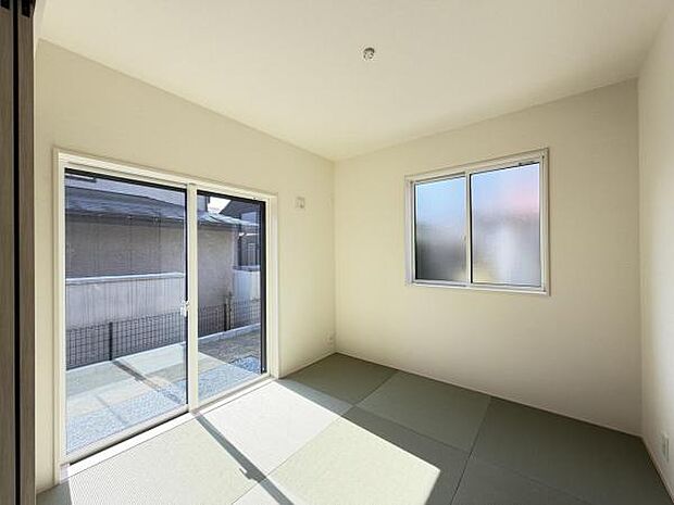 和室スペースです。畳のお部屋は寛げる空間ですね。