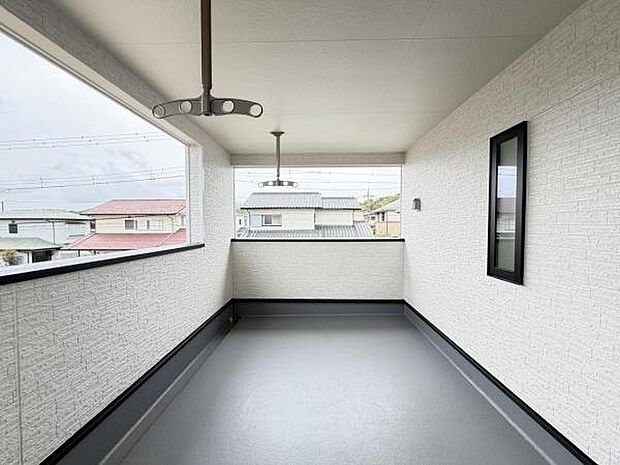 お洗濯ものを気持ち良く太陽の光で干せるのが嬉しいですね。