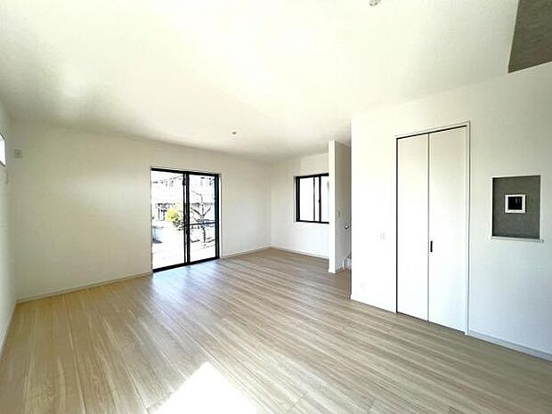 家族団らんの場所としてゆったりと居心地の良いリビングです。