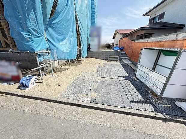 駐車場ももちろん完備しておりますのでお車所有の方にも心強いです。