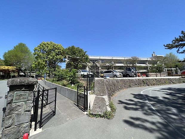 横須賀市立鴨居小学校まで約921m(徒歩12分)