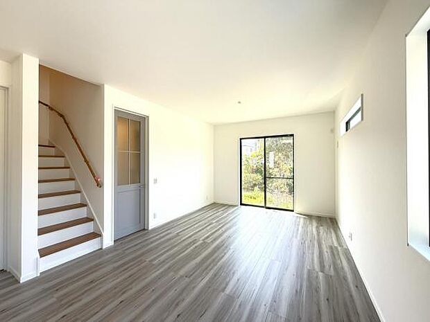 家族団らんの場所としてゆったりと居心地の良いリビングです。