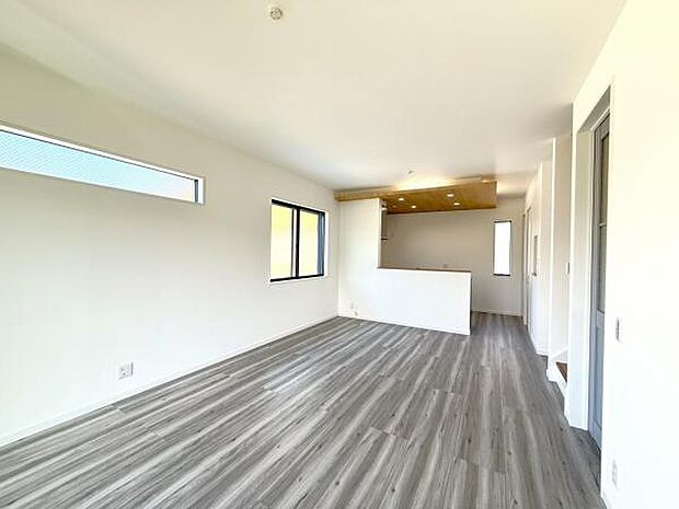 リビングダイニングになります。ご家族そろっての素敵な空間になりそうですね。