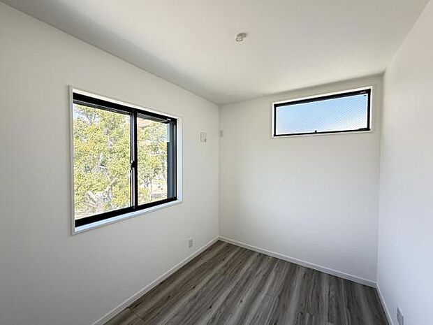 4.4帖の洋室はゲストルームとしてもお使いいただけますね。