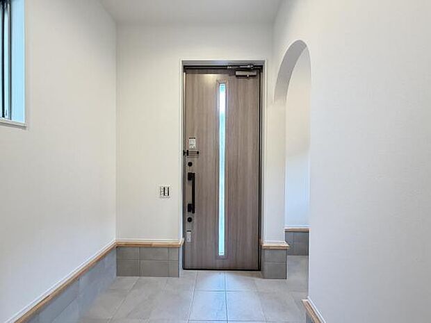 いつも気持ちよくご家族を迎えられる玄関です。