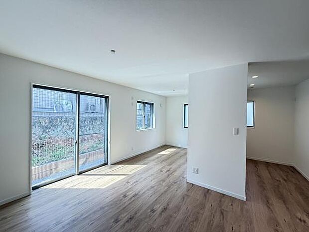 リビングダイニングになります。ご家族そろっての素敵な空間になりそうですね。