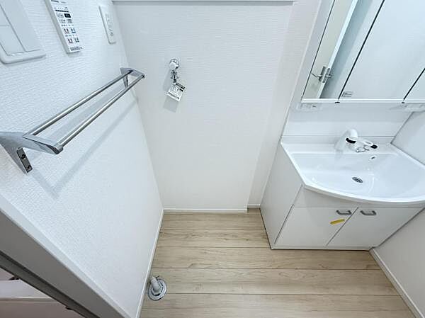 お天気を気にせずお洗濯ができ、室内干し可能です。
