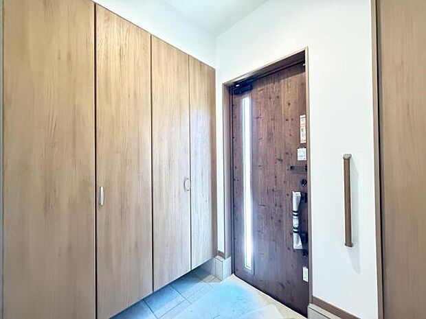 いつも気持ちよくご家族を迎えられる玄関です。