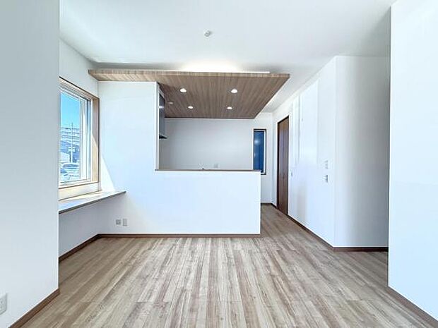 ご家族の温かい時間を演出するダイニングスペースです。