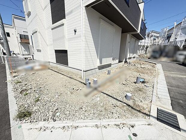 駐車場ももちろん完備しておりますのでお車所有の方にも心強いです。