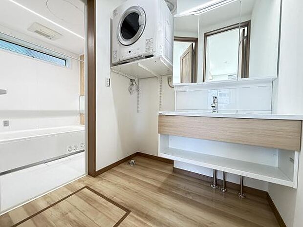 脱衣所は小さなお子様がいるご家庭にも重宝されます。