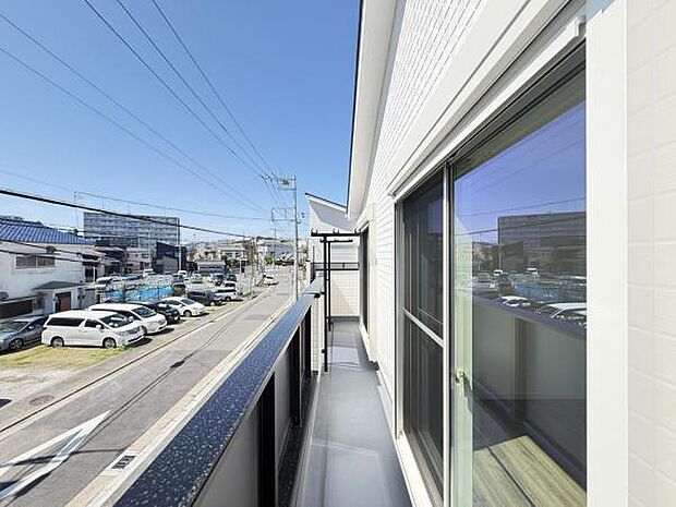 お洗濯ものを気持ち良く太陽の光で干せるのが嬉しいですね。