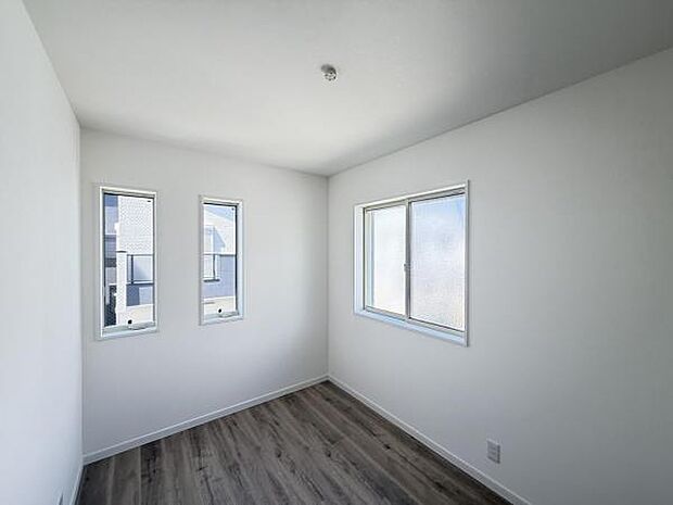 4.3帖の洋室はゲストルームとしてもお使いいただけますね。