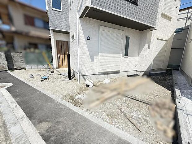 駐車場ももちろん完備しておりますのでお車所有の方にも心強いです。