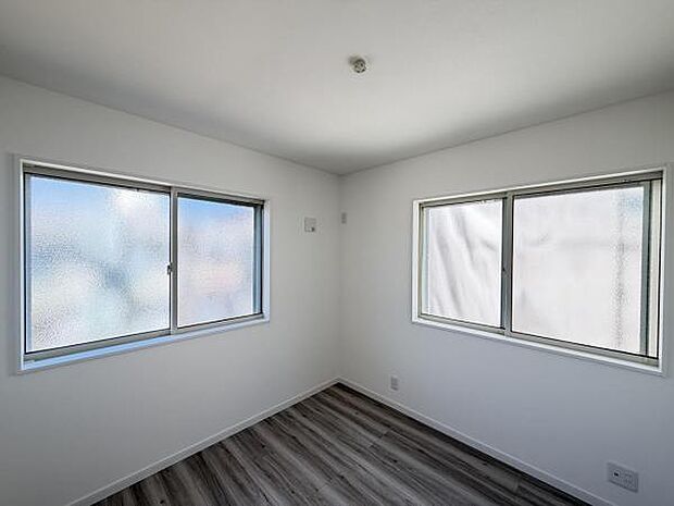 4.6帖の洋室はゲストルームとしてもお使いいただけますね。