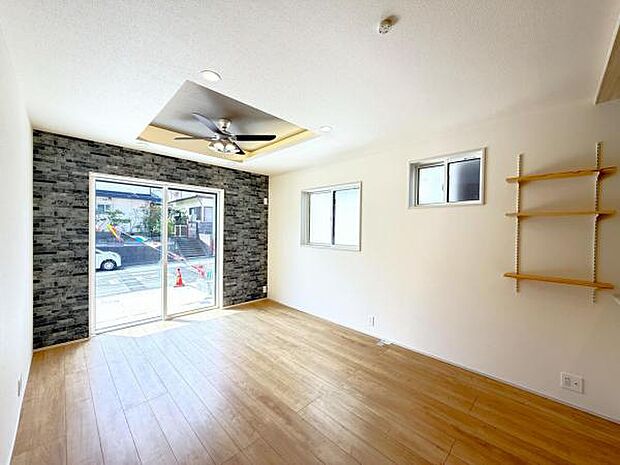 リビングダイニングになります。ご家族そろっての素敵な空間になりそうですね。