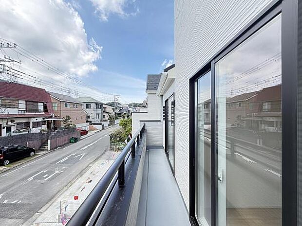 お洗濯ものを気持ち良く太陽の光で干せるのが嬉しいですね。