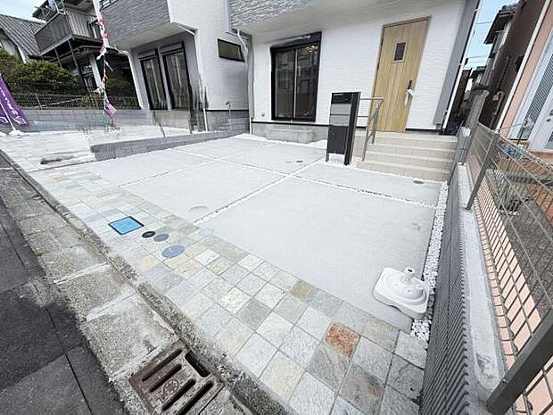 駐車場ももちろん完備しておりますのでお車所有の方にも心強いです。