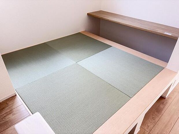 和室スペースです。畳のお部屋は寛げる空間ですね。