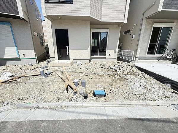 駐車場ももちろん完備しておりますのでお車所有の方にも心強いです。