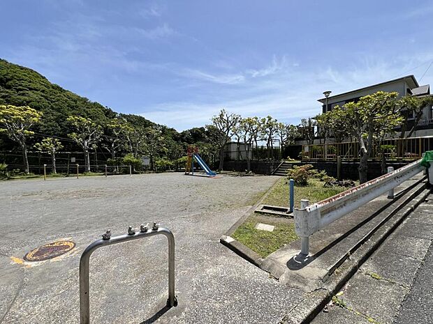 公郷4丁目公園まで約470m(徒歩6分)
