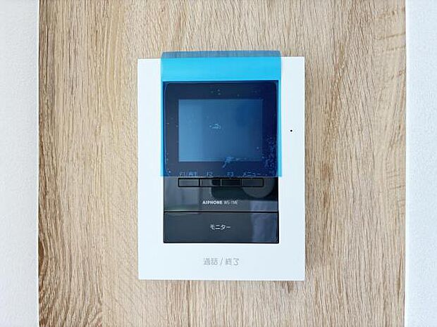 訪問者を確認できるTVモニター付きインターフォンです。