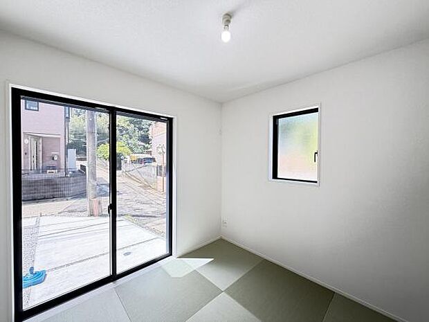 和室スペースです。畳のお部屋は寛げる空間ですね。