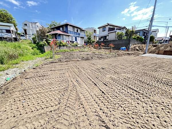 土地面積は約48坪ございます。