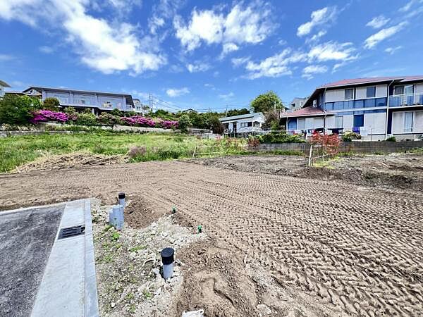 京急久里浜線『YRP野比』駅より徒歩13分の立地です。