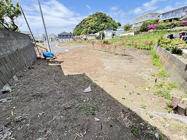京急久里浜線『YRP野比』駅より徒歩13分の立地です。