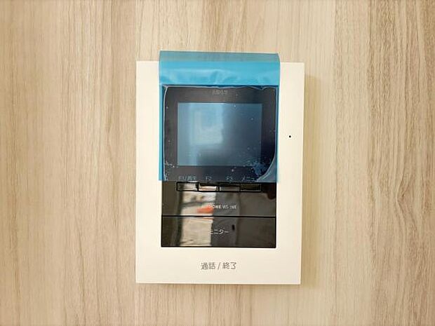 訪問者を確認できるTVモニター付きインターフォンです。