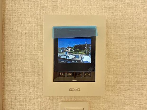 訪問者を確認できるTVモニター付きインターフォンです。