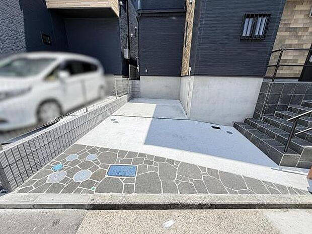 駐車場ももちろん完備しておりますのでお車所有の方にも心強いです。