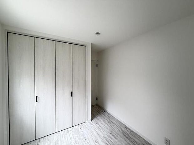 5.1帖の洋室はゲストルームとしてもお使いいただけますね。
