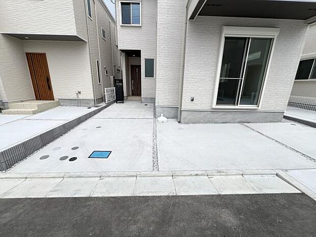 駐車場ももちろん完備しておりますのでお車所有の方にも心強いです。